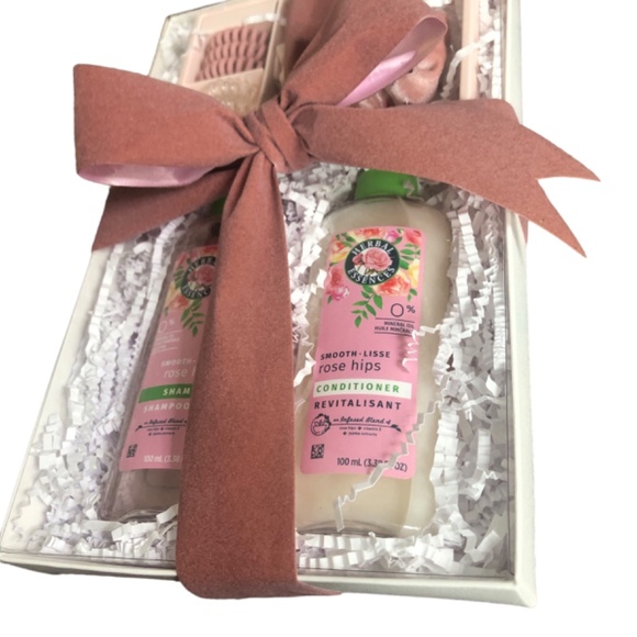 Herbal Essences Smooth-Lisse Rose Hips with Hair Accessories - Picture 5 of 8